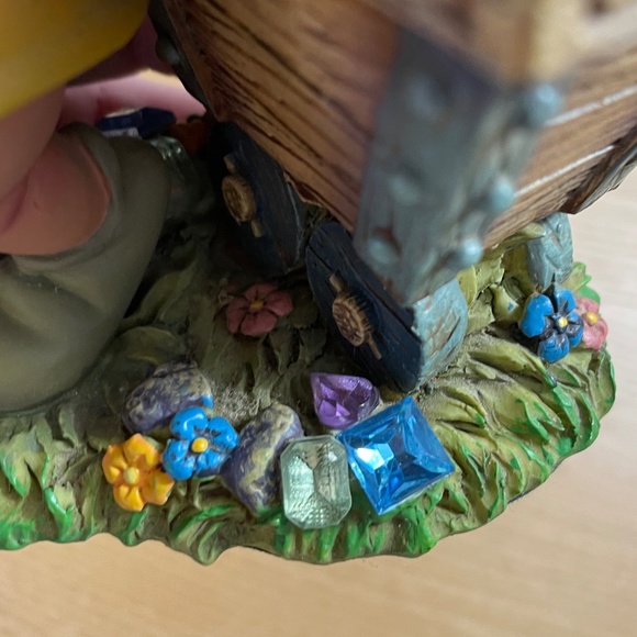 Snow White & the 7 Dwarfs Desk Set Bashful Paperclip Holder Disney Retired 1999 - Picture 8 of 12